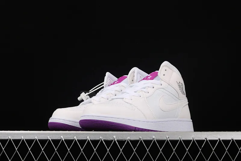 All categories Air Jordan Jordan series basketball shoes Air Jordan 1 Mid Air Jordan 1 Mid AJ1 Joe 1 white and purple women's sports and leisure basketball shoes 555112-100